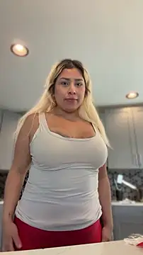 mxmxee online show from April 20, 2026, 9:27 pm