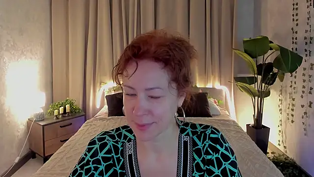 LeticiaRomano online show from April 12, 2026, 4:06 am