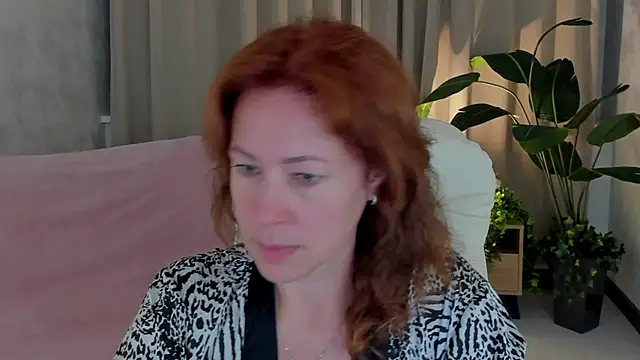 Snapshot of LeticiaRomano chatting on May 18, 2026, 4:07 am LeticiaRomano online show from May 18, 2026, 4:07 am