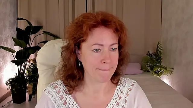Snapshot of LeticiaRomano chatting on June 4, 2026, 4:07 am LeticiaRomano online show from June 4, 2026, 4:07 am