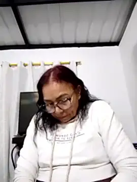 HOT LATINA20 online show from March 28, 2026, 2:11 am