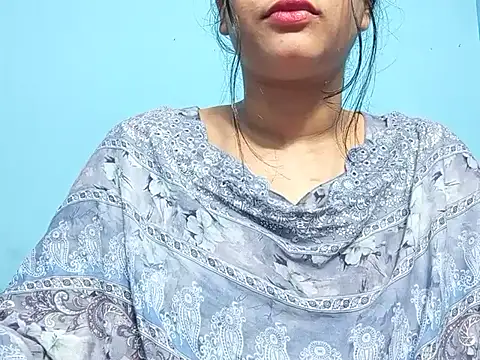 Emma 4433 online show from April 8, 2026, 5:02 pm