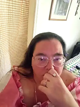 misstressbutterfly online show from March 11, 2026, 8:04 pm