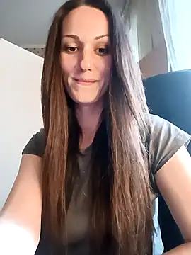 Snapshot of LunaCrystall chatting on April 12, 2026, 4:12 pm LunaCrystall online show from April 12, 2026, 4:12 pm