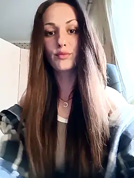 Snapshot of LunaCrystall chatting on April 19, 2026, 3:33 pm LunaCrystall online show from April 19, 2026, 3:33 pm