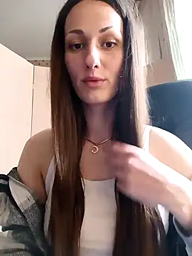 Snapshot of LunaCrystall chatting on April 23, 2026, 1:24 pm LunaCrystall online show from April 23, 2026, 1:24 pm
