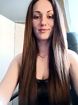 Snapshot of LunaCrystall chatting on May 3, 2026, 4:02 pm LunaCrystall online show from May 3, 2026, 4:02 pm
