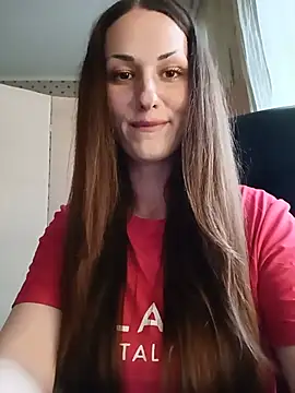 Snapshot of LunaCrystall chatting on May 14, 2026, 4:14 pm LunaCrystall online show from May 14, 2026, 4:14 pm