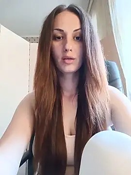 LunaCrystall online show from June 11, 2026, 3:54 pm
