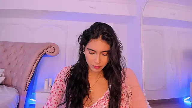 LucianaBlanco  online show from May 13, 2026, 8:38 pm