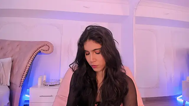 LucianaBlanco  online show from May 19, 2026, 8:59 pm