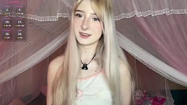Snapshot of OnlyEva1 chatting on June 6, 2026, 8:41 am OnlyEva1 online show from June 6, 2026, 8:41 am