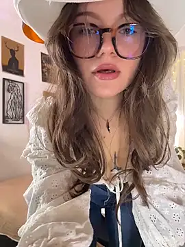 Tallulah Kinky online show from April 21, 2026, 7:39 pm