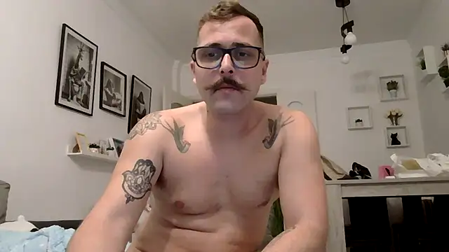 Snapshot of yanick931 chatting on May 16, 2026, 12:51 am yanick931 online show from May 16, 2026, 12:51 am