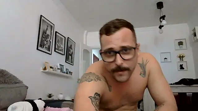 Snapshot of yanick931 chatting on June 9, 2026, 1:56 pm yanick931 online show from June 9, 2026, 1:56 pm