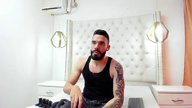 JEAN LEWIS2 online show from April 6, 2026, 7:37 pm