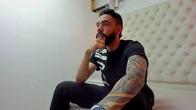 JEAN LEWIS2 online show from April 9, 2026, 7:30 pm