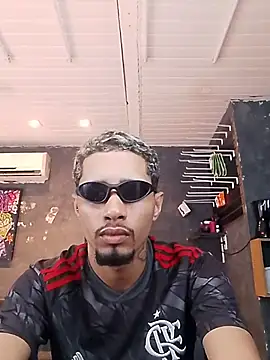 Snapshot of Vilao_18 chatting on April 20, 2026, 3:04 pm Vilao 18 online show from April 20, 2026, 3:04 pm