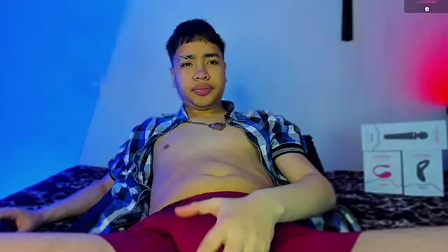 Snapshot of Lee_Colee chatting on March 12, 2026, 11:55 pm Lee Colee online show from March 12, 2026, 11:55 pm