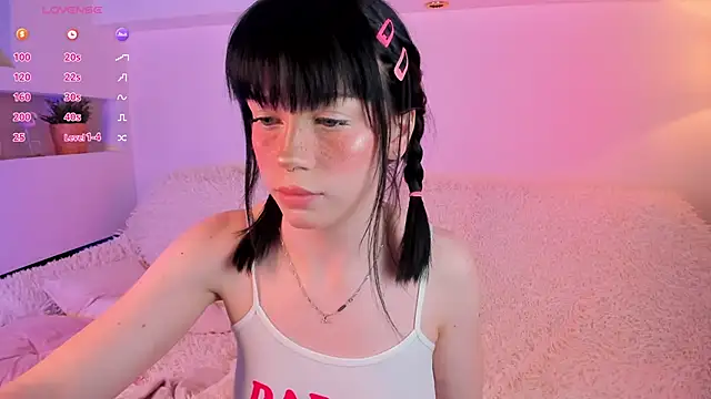 Snapshot of lisa_sunny_ chatting on June 11, 2026, 11:25 pm lisa sunny online show from June 11, 2026, 11:25 pm
