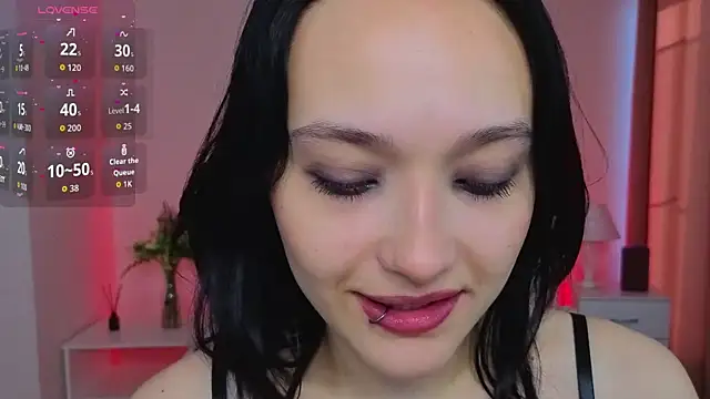 DarcyBlackwood online show from May 1, 2026, 1:21 am
