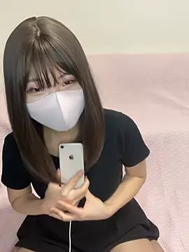 Snapshot of ichigonoiichan chatting on April 23, 2026, 12:01 am ichigonoiichan online show from April 23, 2026, 12:01 am
