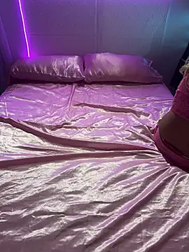 Shynesse21 online show from April 1, 2026, 1:41 pm