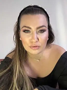 SweetCurvess online show from March 14, 2026, 12:32 pm