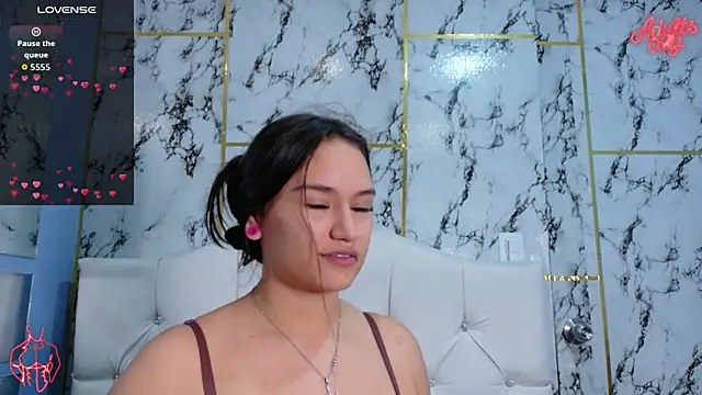 Sophia xoxo1 online show from April 11, 2026, 3:33 am