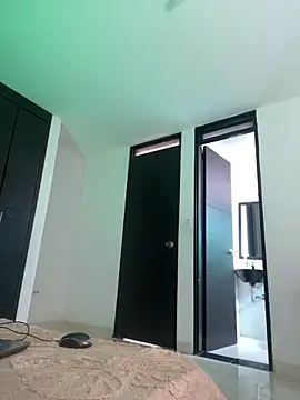 LINDA EF online show from April 14, 2026, 12:33 pm