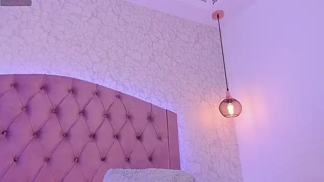 Snapshot of saraa_joness_ chatting on June 2, 2026, 6:32 pm saraa joness online show from June 2, 2026, 6:32 pm