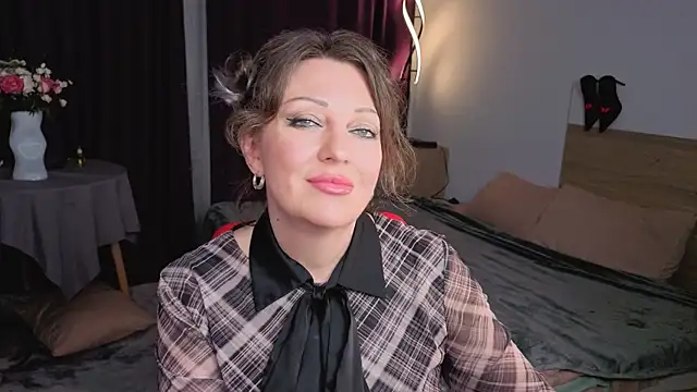 Sirena Fly online show from June 17, 2026, 10:21 pm