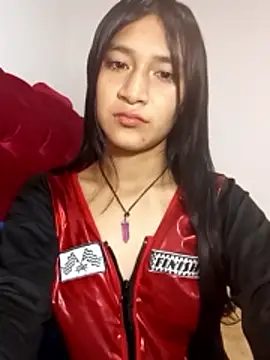 KarolaMendez online show from April 23, 2026, 6:32 pm