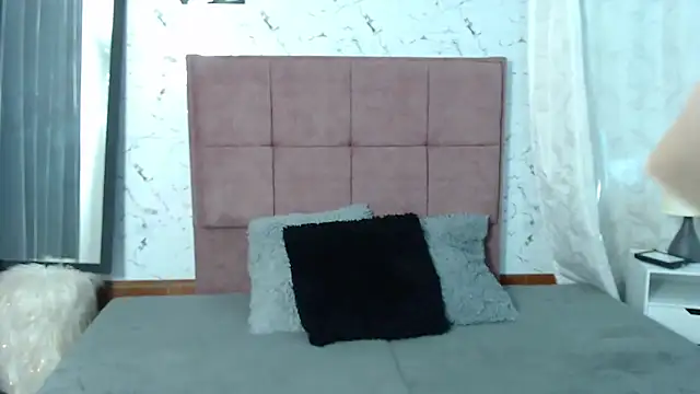 Daniela Lunax online show from April 2, 2026, 5:54 pm
