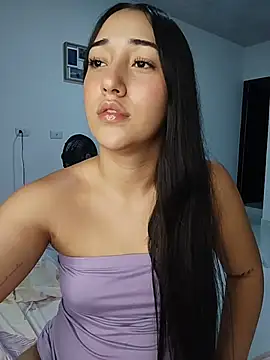 isabellaHill2 online show from July 7, 2026, 7:23 am