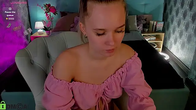 Snapshot of Alice_Pleasance chatting on March 31, 2026, 8:26 am Alice Pleasance online show from March 31, 2026, 8:26 am