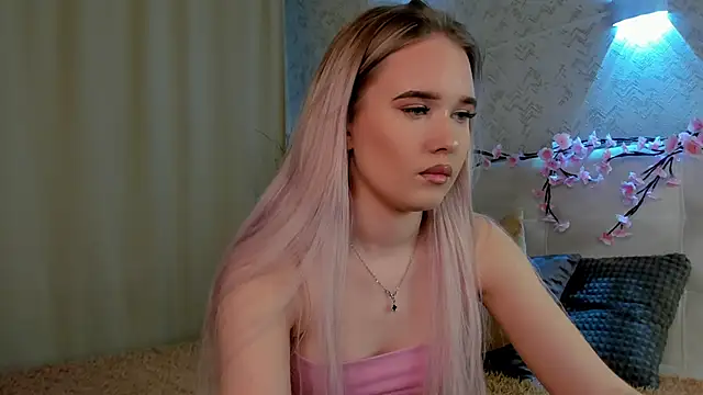 Snapshot of Alice_Pleasance chatting on April 27, 2026, 8:56 am Alice Pleasance online show from April 27, 2026, 8:56 am