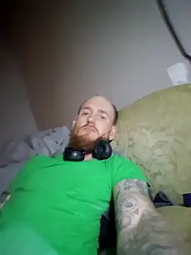 redandjuicy online show from April 15, 2026, 4:52 am