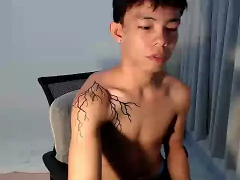 Snapshot of hottasianboy chatting on May 14, 2026, 10:55 am hottasianboy online show from May 14, 2026, 10:55 am