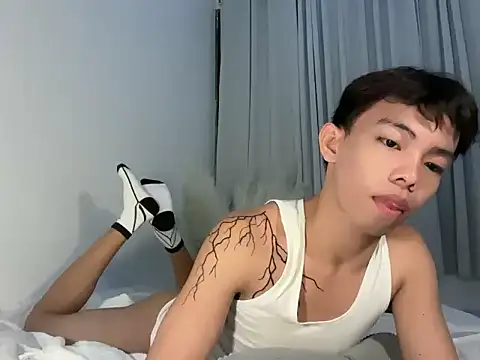 Snapshot of hottasianboy chatting on May 18, 2026, 8:20 am hottasianboy online show from May 18, 2026, 8:20 am