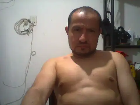 jhdiaz703 online show from April 17, 2026, 10:13 pm