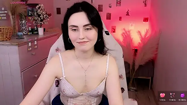 Snapshot of NoraLumi chatting on July 20, 2026, 5:44 am NoraLumi online show from July 20, 2026, 5:44 am
