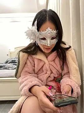 onlyMe 1818 online show from April 1, 2026, 12:28 pm