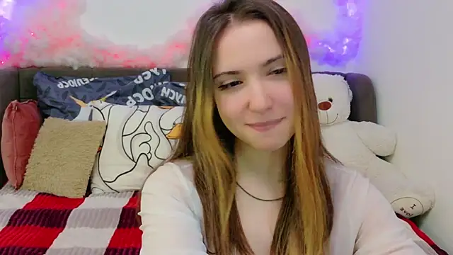 LeenMoonie online show from May 28, 2026, 3:42 pm