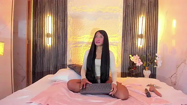 Snapshot of tifannygrey_ chatting on June 4, 2026, 6:25 pm tifannygrey online show from June 4, 2026, 6:25 pm