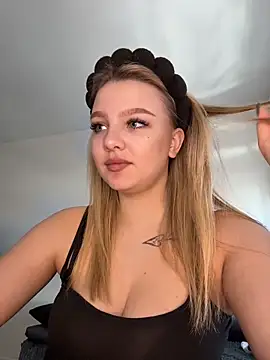 bettyloveu online show from March 19, 2026, 11:03 am