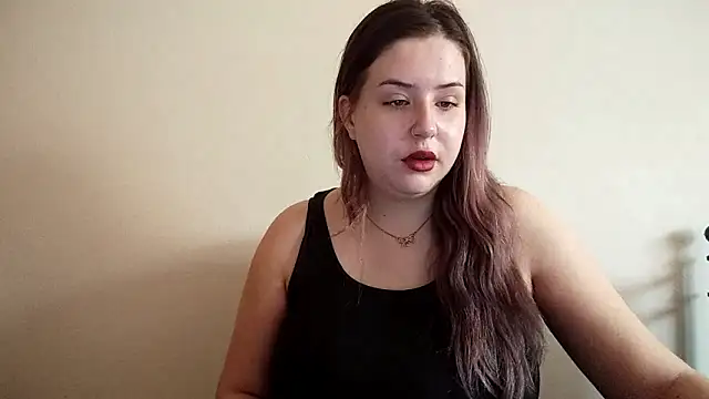 LolaSeduce online show from April 14, 2026, 8:31 am