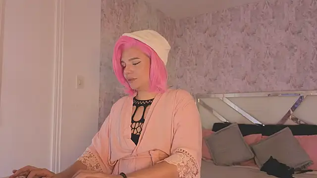 april summer  online show from April 14, 2026, 10:16 pm