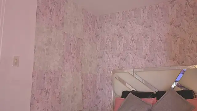 april summer  online show from April 16, 2026, 9:04 pm