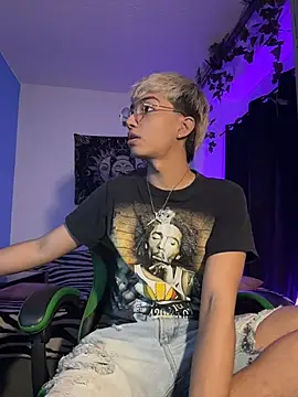 Snapshot of alejito_jeje chatting on March 13, 2026, 12:28 am alejito jeje online show from March 13, 2026, 12:28 am